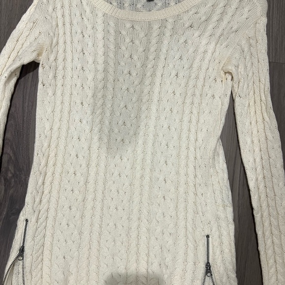 Sweater - Picture 2 of 2